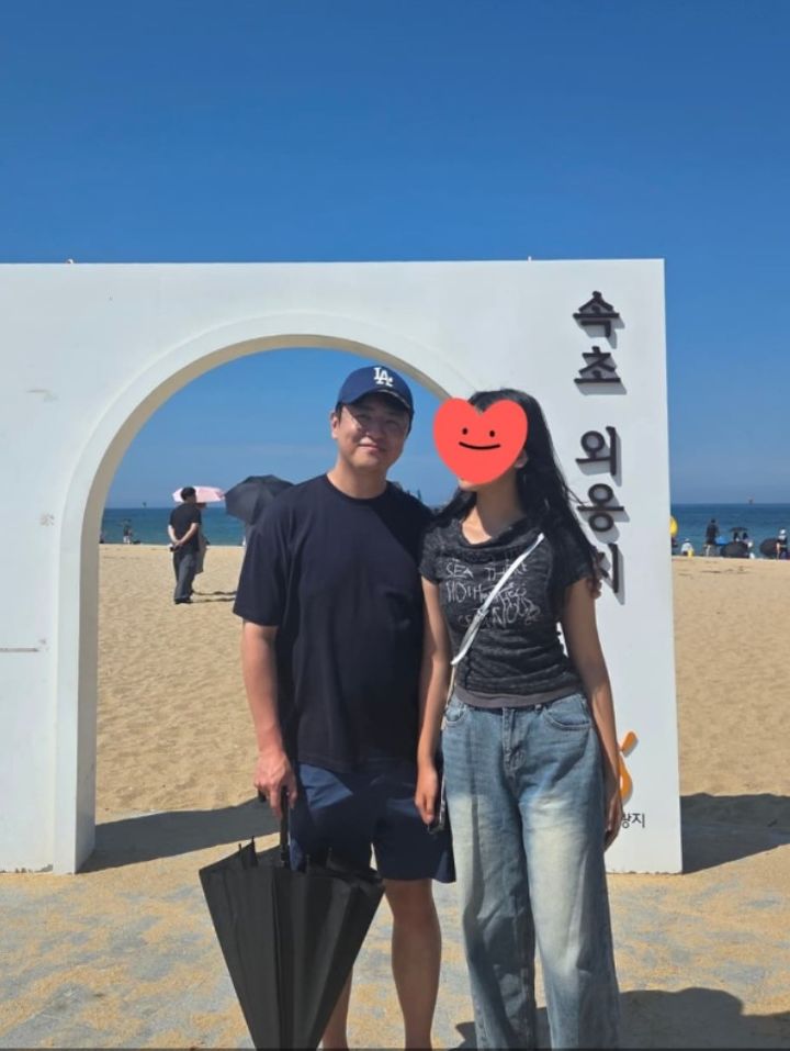 [서울=뉴시스] 최동석과 딸의 모습. (사진=최동석 인스타그램 캡처) 2025.07.27. photo@newsis.com  *재판매 및 DB 금지