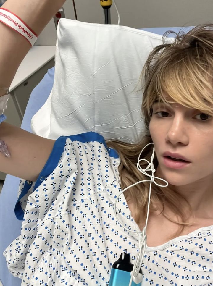 [서울=뉴시스] 가수 겸 배우 수키 워터하우스가 스키니진을 착용하다 탈장이 발생해 수술을 받았다고 고백했다. (사진 = 엑스 캡처) 2025.07.27. *재판매 및 DB 금지