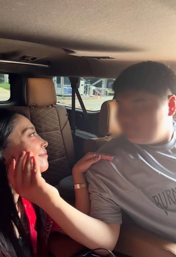 [서울=뉴시스] 배우 오윤아가 아들과의 다정한 일상을 공개했다. (사진=오윤아 인스타그램 캡처) 2025.07.27. photo@newsis.com *재판매 및 DB 금지