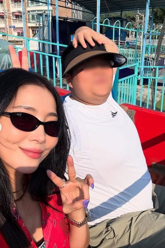 [서울=뉴시스] 배우 오윤아가 아들과의 다정한 일상을 공개했다. (사진=오윤아 인스타그램 캡처) 2025.07.27. photo@newsis.com *재판매 및 DB 금지