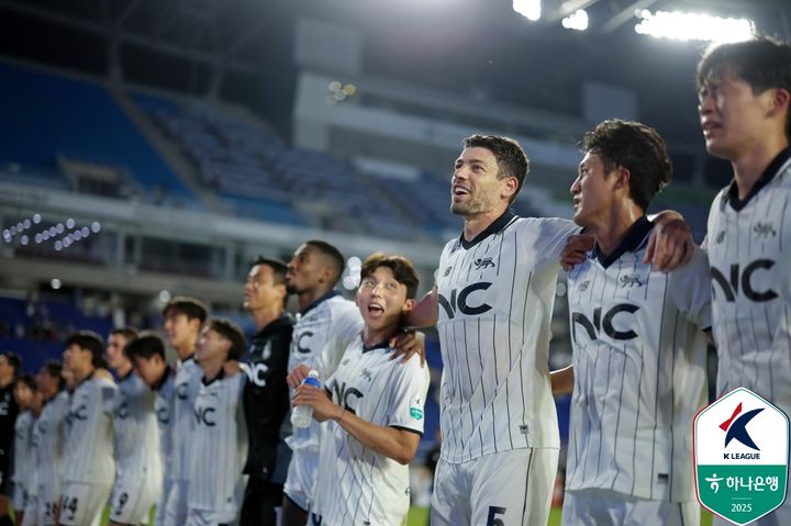 [서울=뉴시스]K리그2 이랜드, 수원 격파. (사진=한국프로축구연맹 제공)