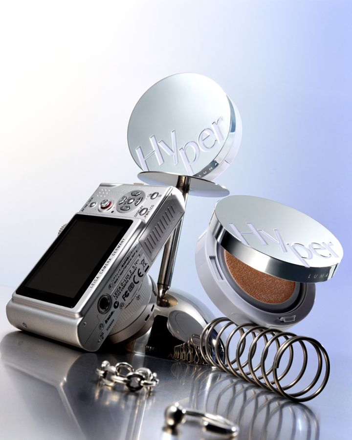 [서울=뉴시스] 애경산업의 메이크업 전문 브랜드 루나(LUNA)에서 '하이퍼 핏 필터 쿠션(HYPER FIT FILTER CUSHION)'을 출시했다고 28일 밝혔다. (사진=애경산업 제공) *재판매 및 DB 금지