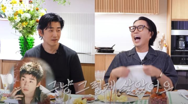 [서울=뉴시스] 배우 윤계상이 유튜브 채널 '요정재형'에 27일 올라온 영상에서 작품에 관한 이야기를 나눴다. (사진=유튜브 채널 '요정재형 '캡처) 2025.07.28. photo@newsis.com *재판매 및 DB 금지