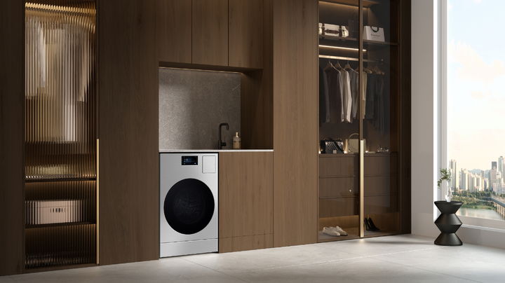 [서울=뉴시스삼성전자의 프리미엄 올인원 세탁건조기 '인피니트 AI 콤보' 라이프스타일 이미지. (사진=삼성전자 제공) 2025.07.28. photo@newsis.com *재판매 및 DB 금지