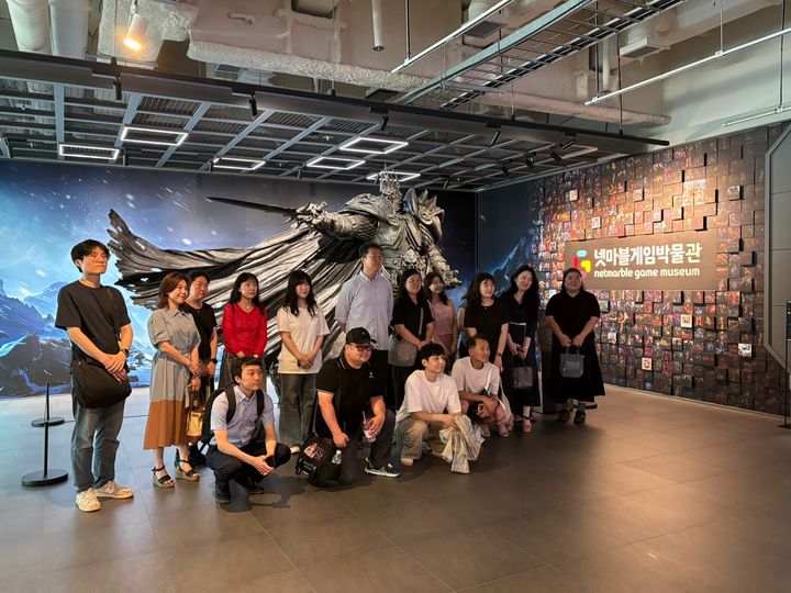 [서울=뉴시스] 게임물관리위원회가 지난 25일 오후 2시 넷마블게임박물관에서 초·중등 교사 24명을 대상으로 '청소년 올바른 게임이용 지도 역량강화 직무연수'를 진행했다고 28일 밝혔다. (사진=게임물관리위원회 제공) *재판매 및 DB 금지