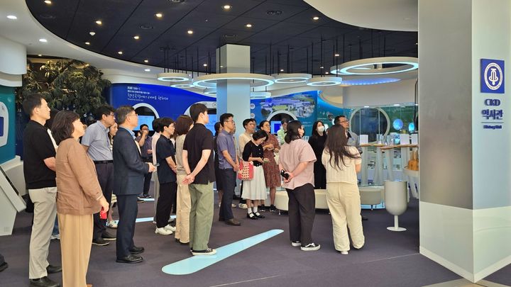 [서울=뉴시스] 제약바이오 오픈하우스 종근당 견학 전경. (사진=한국제약바이오협회 제공) 2025.07.28. photo@newsis.com *재판매 및 DB 금지