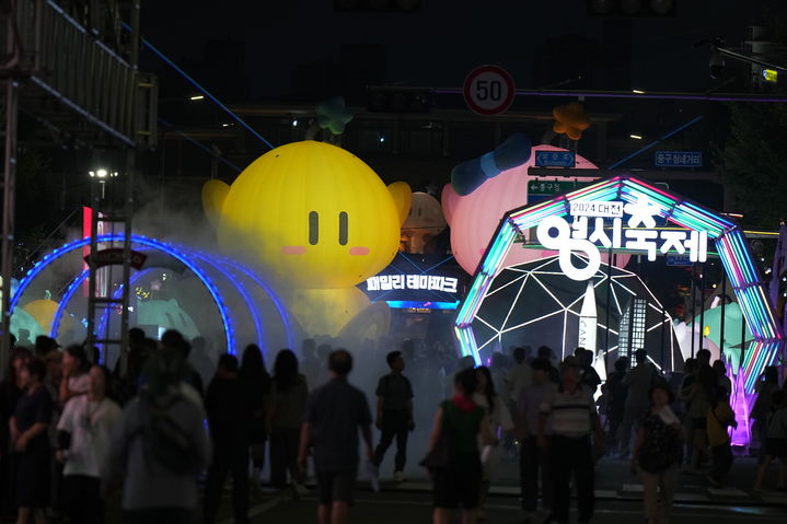 [대전=뉴시스]대전시는 '대전 0시 축제' 기간을 맞아 코레일 및 코레일관광개발과 함께 '대전행 관광열차'를 운행한다. 2025. 07. 28 photo@newsis.com *재판매 및 DB 금지