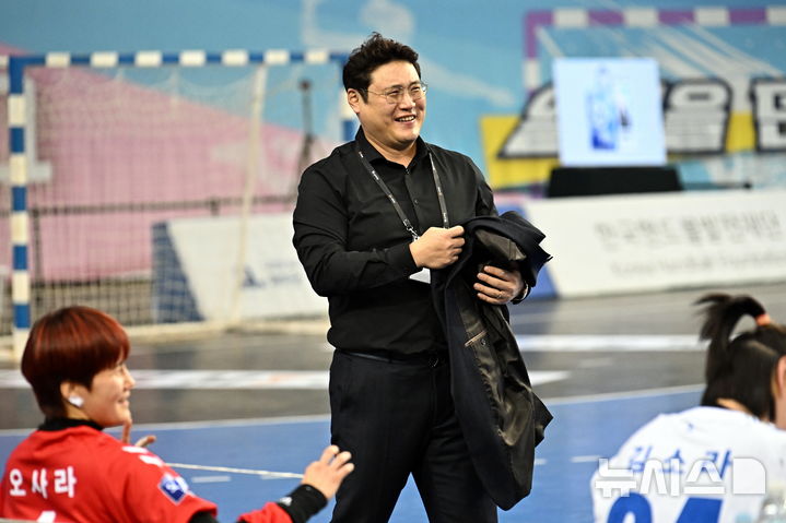 [서울=뉴시스] 핸드볼 H리그 경남개발공사의 김현창 감독. (사진=한국핸드볼연맹 제공) *재판매 및 DB 금지