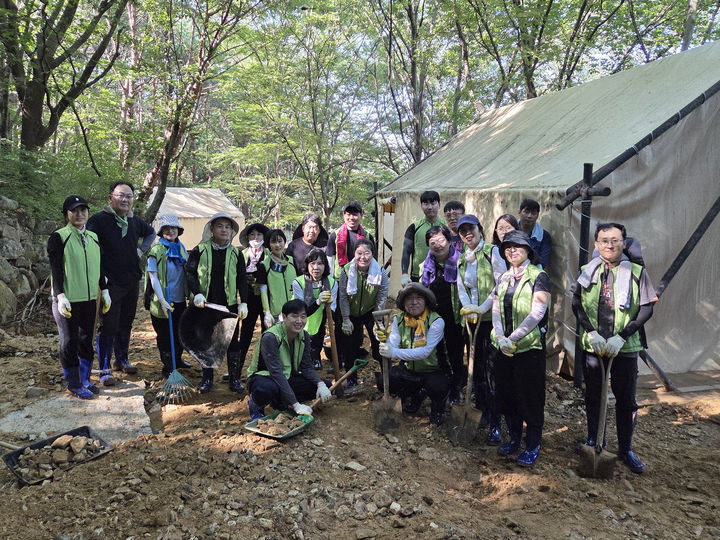 [창원=뉴시스]창원힘찬병원, 산청군 수해복구에 동참.(사진=창원힘찬병원 제공) 2025.07.28.photo@newsis.com *재판매 및 DB 금지