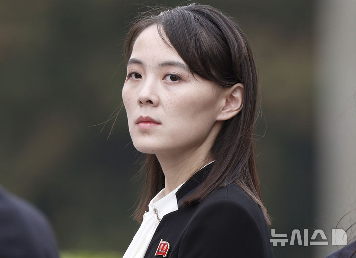 [하노이=AP/뉴시스] 사진은 지난 2019년 3월 2일 베트남 하노이의 호치민 묘역에서 열린 헌화식에 참석한 김여정의 모습. 2025.08.07.