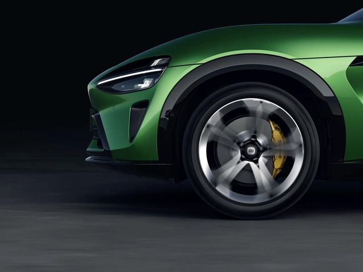 [서울=뉴시스] 한국타이어의 전기차 전용 퍼포먼스 타이어 '아이온 에보 SUV'를 낀 샤오미 전기 SUV 차량 모습. (사진=한국타이어 제공) 2025.07.29 photo@newsis.com *재판매 및 DB 금지