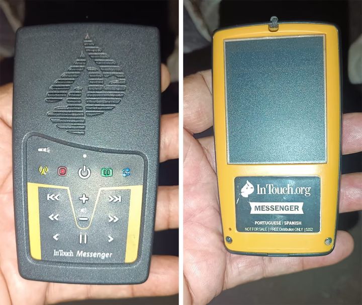  [뉴시스] 코루보 마을에서 발견된 오디오 장치. 각각 스페인어와 포르투갈어 성경 구절을 재생한다.(사진=가디언)