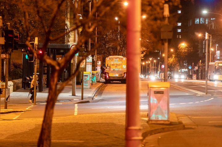 [서울=뉴시스] 호주 태즈메이니아주 호바트 시내 한복판에서 10대 소녀들이 중국인 여성 관광객을 폭행하는 사건이 벌어졌다. (사진 = 펄스태즈메이니아 캡처) 2025.07.29. *재판매 및 DB 금지