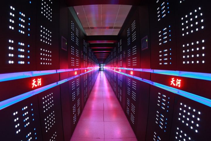 중국 국방과학기술대학 슈퍼컴퓨터 톈허2호(사진출처: 홈페이지 캡처)