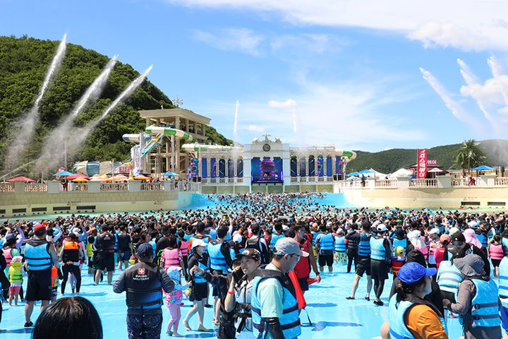 하이원 워터월드 DJ풀파티.(사진=하이원리조트 제공) *재판매 및 DB 금지