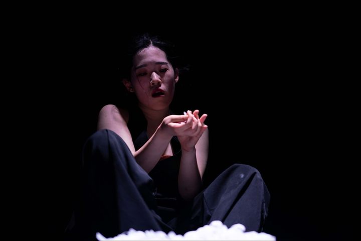 [서울=뉴시스] 삼육대 홍선미 교수가 연출을 맡은 현대무용극 '방랑자'가 시비우 국제연극제에서 무대에 올랐다. (사진=삼육대 제공) 2025.07.29. photo@newsis.com *재판매 및 DB 금지