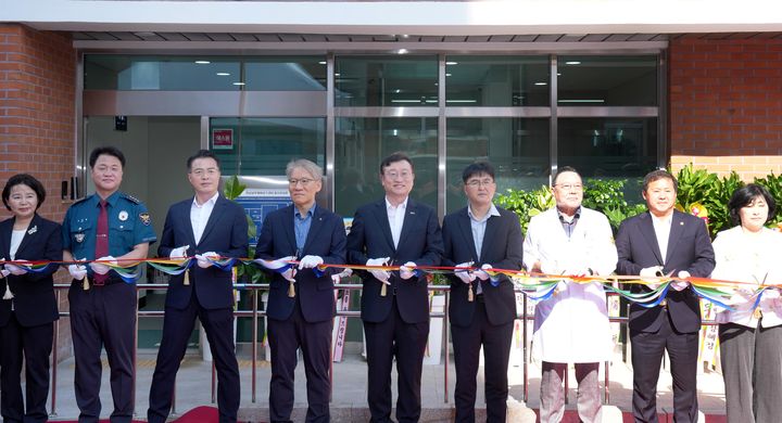 [강진=뉴시스] 29일 강진의료원에서 열린 전남남부해바라기센터 개소식. (사진=전남도 제공) 2025.07.29. photo@newsis.com *재판매 및 DB 금지