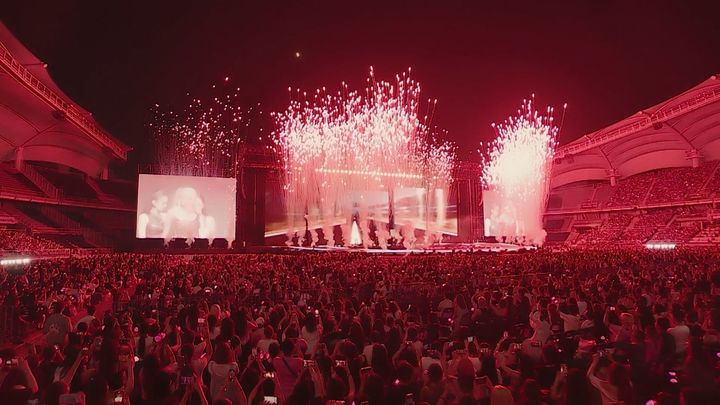 [서울=뉴시스] 그룹 블랙핑크(BLACKPINK)가 신곡 '뛰어'(JUMP) 무대를 최초로 선보였던 현장 영상을 29일 공개했다. (사진=YG엔터테인먼트 제공) 2025.07.29. photo@newsis.com *재판매 및 DB 금지