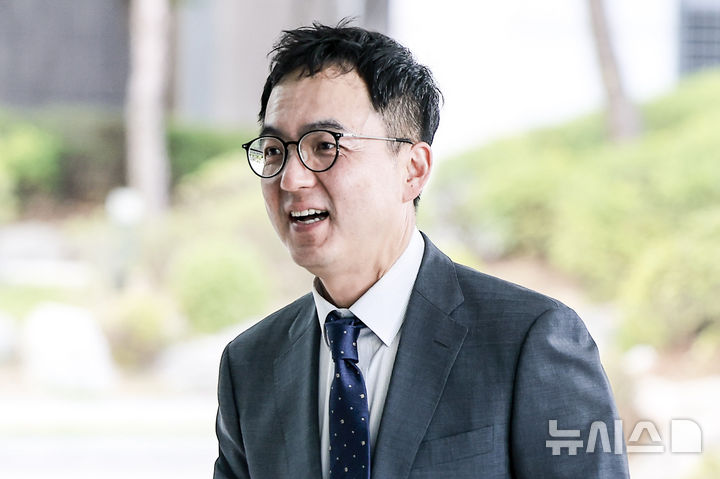 [서울=뉴시스] 정병혁 기자 = 구자현 신임 서울고등검찰청장이 지난 7월 29일 서울 서초구 서울고등검찰청으로 출근하고 있다. 2025.07.29. jhope@newsis.com