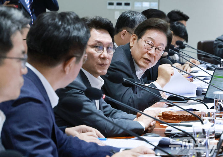 [서울=뉴시스] 최동준 기자 = 이재명 대통령이 29일 서울 용산 대통령실 청사에서 열린 국무회의에서 중대재해 반복 발생 근절 대책 관련 발언을 하고 있다. (대통령실통신사진기자단) 2025.07.29. photocdj@newsis.com