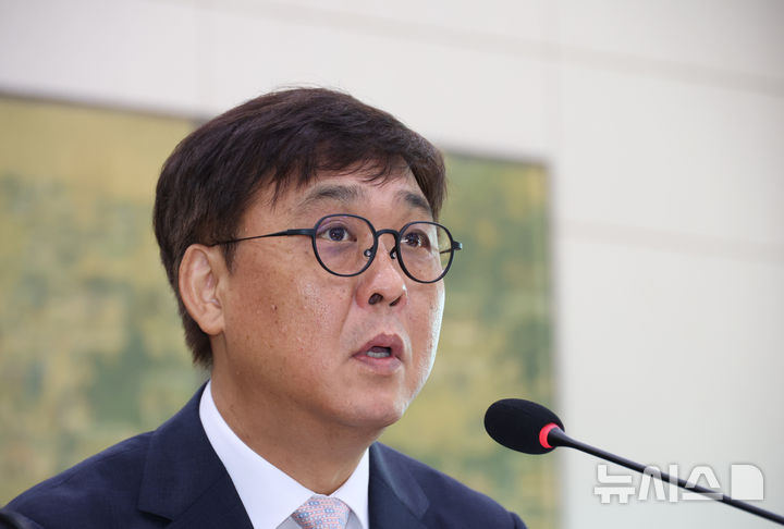 [서울=뉴시스] 김금보 기자 = 최휘영 문화체육관광부 장관 후보자가 29일 서울 여의도 국회 문화체육관광위원회에서 열린 인사청문회에서 의원질의에 답하고 있다. 2025.07.29. kgb@newsis.com