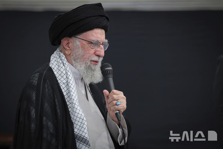 이란 신정체제 47년만에 최대위기…'12일 전쟁' 패배가 결정타