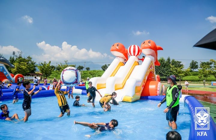 [구미=뉴시스] 여름 축구축제. (사진=구미시 제공) 2025.07.30 photo@newsis.com *재판매 및 DB 금지