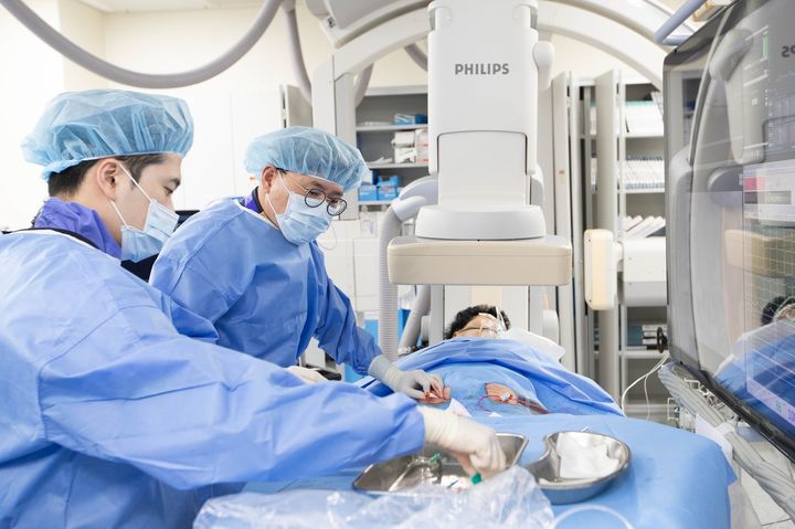 [창원=뉴시스]삼성창원병원 심장혈관센터 경피적 대동맥판막치환술 30예 달성.(사진=삼성창원병원 제공) 2025.07.30.photo@newsis.com *재판매 및 DB 금지