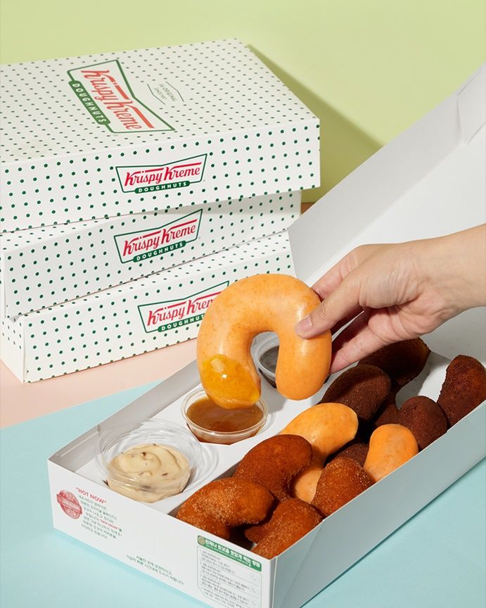 [서울=뉴시스] 크리스피크림 픽앤딥 도넛 3종. (사진=롯데GRS 제공)&nbsp; *재판매 및 DB 금지