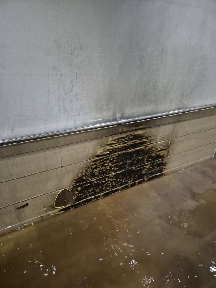 [대구=뉴시스] 30일 오후 9시56분께 달서구 성당동의 한 정신병원에서 화재가 발생했다. (사진=대구소방안전본부 제공) 2025.07.30. photo@newsis.com *재판매 및 DB 금지