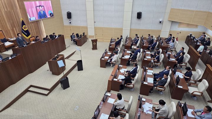 [세종=뉴시스] 송승화 기자 = 세종시의회 제99회 임시회 모습. 2025.07.30. ssong1007@newsis.com *재판매 및 DB 금지