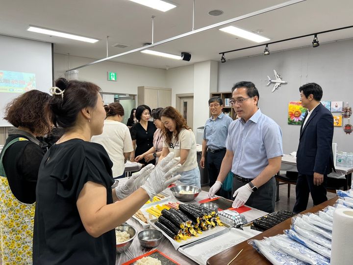 [대전=뉴시스] 대전 용운종합사회복지관 공동육아나눔터 행사 모습. *재판매 및 DB 금지