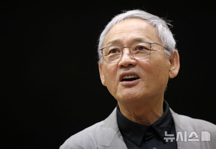 [서울=뉴시스]유인촌 문화체육관광부 장관이 30일 정부세종청사 15동 대강당에서 열린 이임식서 이임사를 하고 있다. 문체부 제공