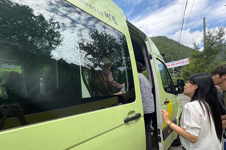 영월군 수요응답형 버스 시승식.(사진=영월군 제공) *재판매 및 DB 금지