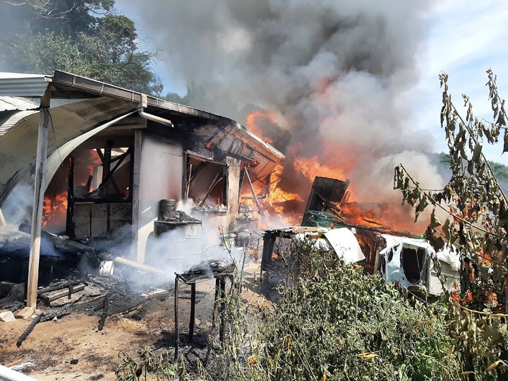 [영주=뉴시스] 30일 오전 10시346분께 경북 영주시 부석면의 한 단독주택에서 화재가 발생했다. (사진=경북소방본부 제공) 2025.07.30. photo@newsis.com *재판매 및 DB 금지