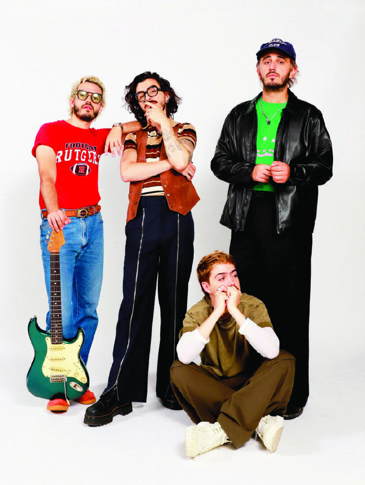 [서울=뉴시스] 하이브 라틴 아메리카와 손잡은 콜롬비아 출신 4인 밴드 모랏(Morat)이 미국 빌보드 주요 차트 정상에 올랐다. (사진=하이브 레이블즈 제공) 2025.07.30. photo@newsis.com *재판매 및 DB 금지