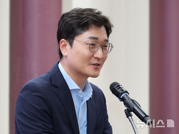 與 장철민, 김어준 저격…"정치적 의도 가진 여론조사는 위험"