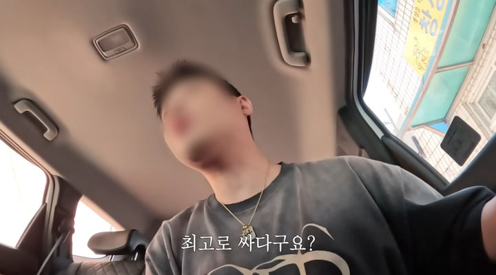 [뉴시스] 택시 기사와 대화 중인 유튜버. (출처=유튜브 '웅이woongei') *재판매 및 DB 금지