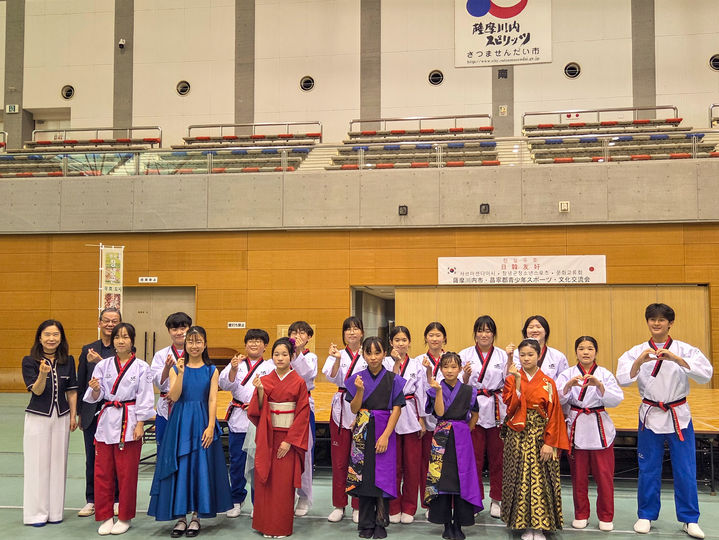 [창녕=뉴시스] 창녕군 청소년교류단이 우호교류도시인 일본 가고시마현 사쓰마센다이시를 방문해 청소년 국제 교류 활동을 하고 있다. (사진= 창녕군 제공) 2025.07.31. photo@newsis.com *재판매 및 DB 금지