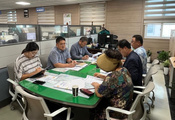 [합천=뉴시스] 합천군, 축산분야 대상 폭염 예방 교육 (사진=합천군 제공) 2025. 07. 31. photo@newsis.com *재판매 및 DB 금지