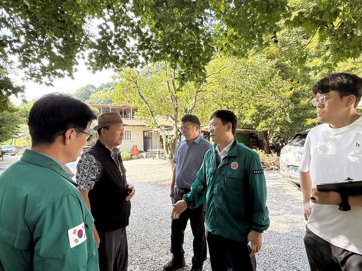 [함양=뉴시스] 함양군·경상남도 사회재난과 물놀이 안전 사각지대 합동점검 (사진=함양군 제공) 2025. 07. 31. photo@newsis.com *재판매 및 DB 금지