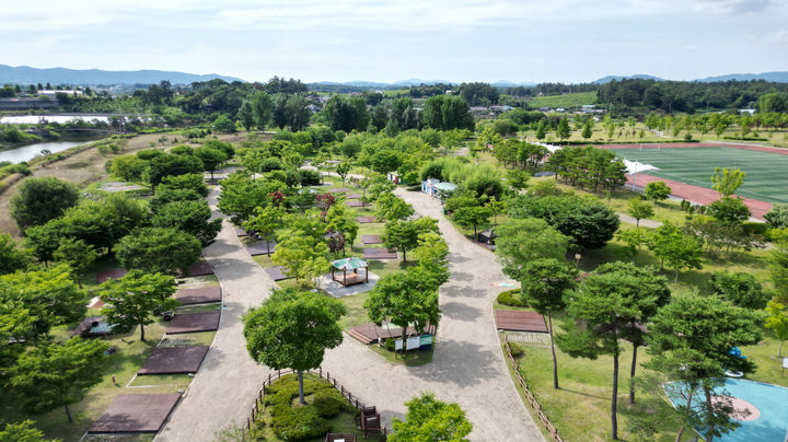 [광주=뉴시스] 광주 승촌보 캠핑장. (사진=광주시 제공) 2025.07.31. photo@newsis.com *재판매 및 DB 금지