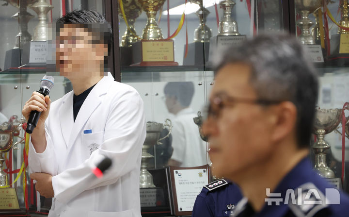 [서울=뉴시스] 국회사진기자단 = 31일 윤석열 전 대통령이 수감된 경기 의왕시 서울구치소 의료과장이 의원 질문에 답하고 있다. 2025.07.31. photo@newsis.com