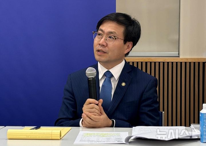 [워싱턴=뉴시스] 이윤희 특파원 = 여한구 산업통상자원부 통상교섭본부장이 30일(현지 시간) 미국 워싱턴 주미 한국대사관에서 한미 통상협의 결과 브리핑에서 발언하고 있다. 2025.07.31 sympathy@newsis.com