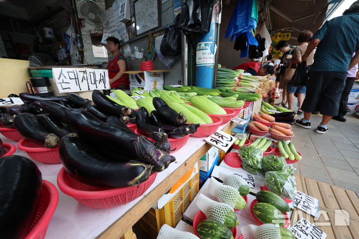 트럼프 통상 압박 '무역법 301조' 한국 농산물 겨누나…시장 촉각
