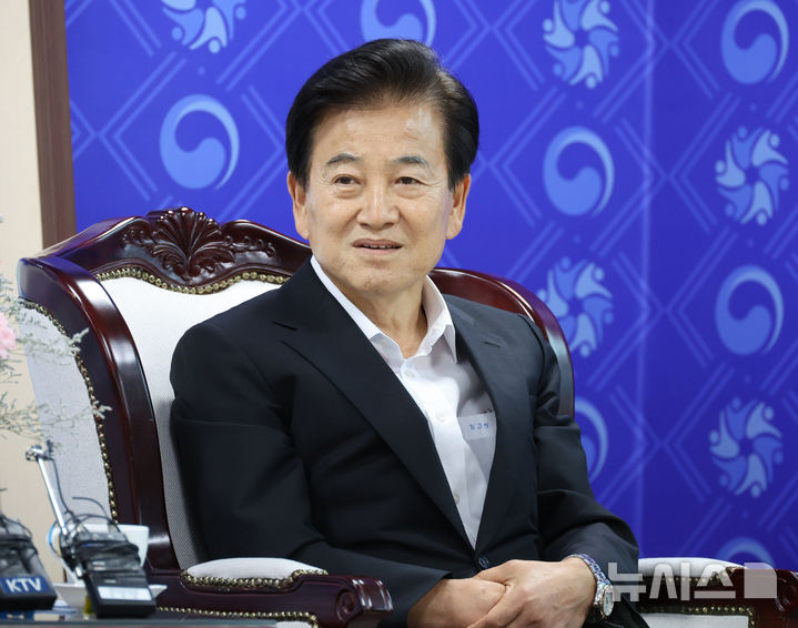 [서울=뉴시스] 김명원 기자 = 정동영 통일부 장관이 31일 서울 종로구 정부서울청사에서 열린 개성공단기업협회 회장단 면담에 참석해 발언하고 있다. 2025.07.31. kmx1105@newsis.com