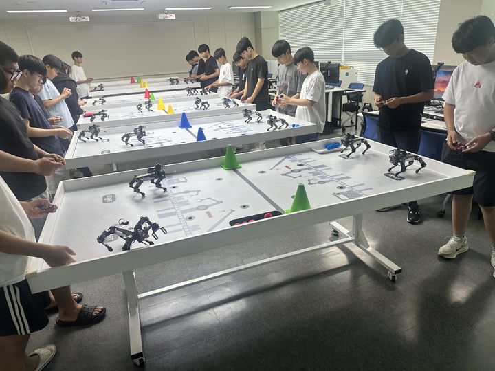 [대전=뉴시스]대전시교육청, 우송대 소프트웨어중심대학사업단 'SW 비전캠프' 모습. (사진=대전시교육청 제공) *재판매 및 DB 금지