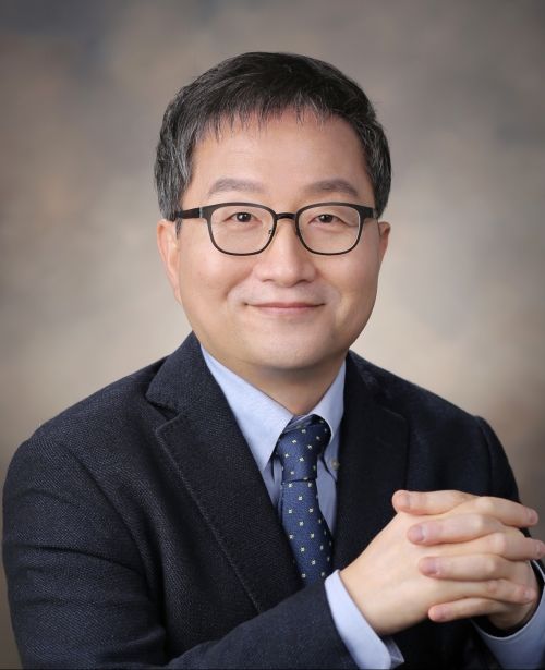 [서울=뉴시스] 한양대 김상욱 교수 연구팀이 개인 맞춤형 추천 정확도를 13% 향상시킨 신기술을 개발했다. 사진은 김상욱 교수. (사진=한양대 제공) 2025.08.01. photo@newsis.com *재판매 및 DB 금지