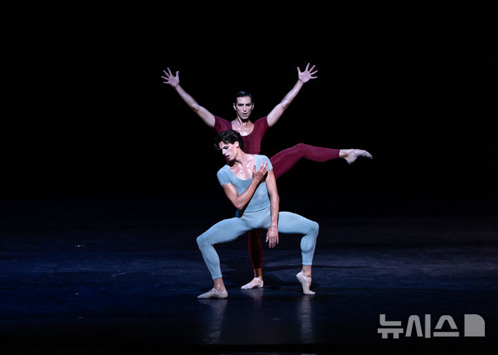 [서울=뉴시스]'파리 오페라 발레 에투알 갈라 2025' A프로그램 (사진=예술의전당·YOON6PHOTO 제공)