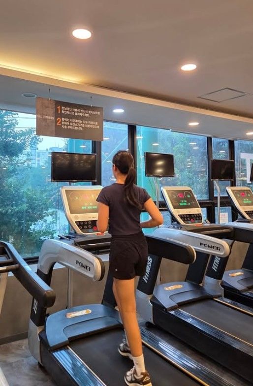 [서울=뉴시스] 방송인 최동석이 딸과 일상을 공개했다. (사진=최동석 인스타그램 캡처) 2025.08.02. photo@newsis.com *재판매 및 DB 금지